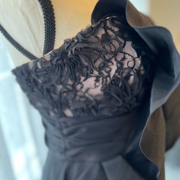 Badgley Mischka Lace Dress with Bow Detail - Picture 6 of 13